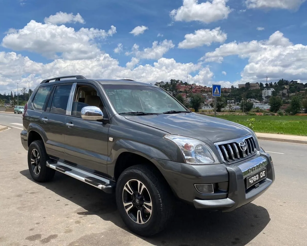 TOYOTA PRADO 120 – Année 2004