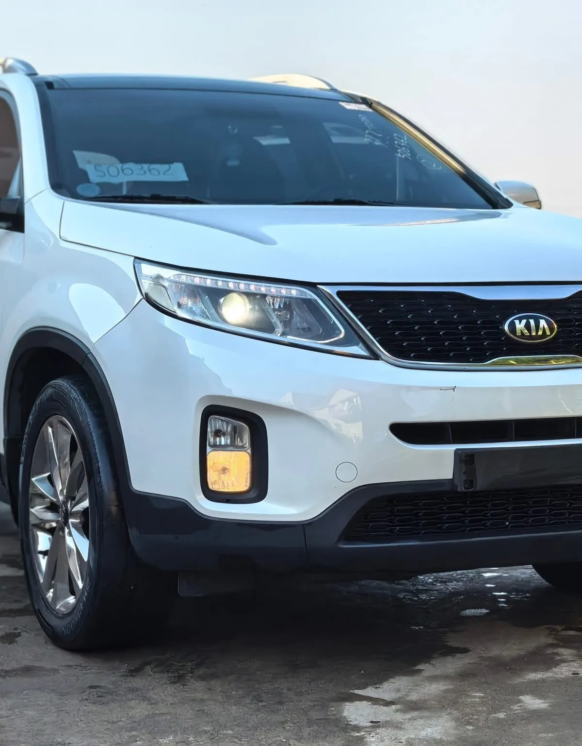 KIA SORENTO 4X4 FULL OPTION- 2014