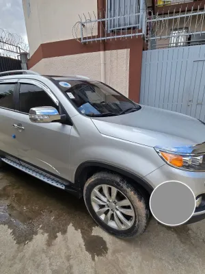 Kia Sorento R 3 (2 Phase 1) LIMITED (vrai)/ 4X4 / 5 places / 2011