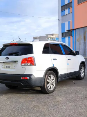 Kia Sorento 3 - 4/4 - 2011 - 7 places - Blanc origine