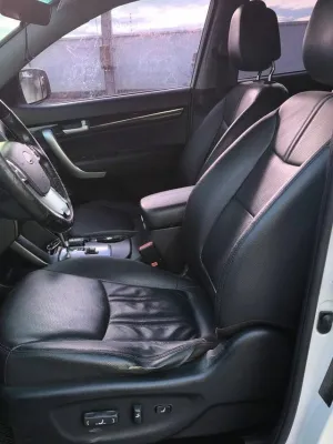 Kia Sorento 3 - 4/4 - 2011 - 7 places - Blanc origine