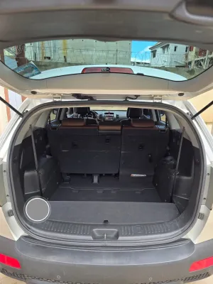 Kia Sorento R 3 (2 Phase 1) LIMITED (vrai)/ 4X4 / 5 places / 2011