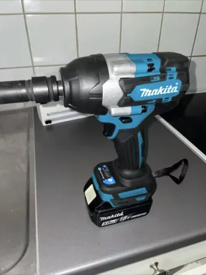 Clé à choc/visseuse Makita