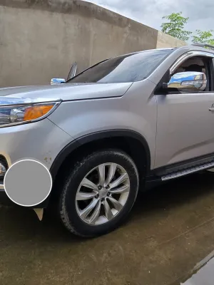 Kia Sorento R 3 (2 Phase 1) LIMITED (vrai)/ 4X4 / 5 places / 2011