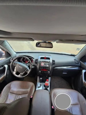 Kia Sorento R 3 (2 Phase 1) LIMITED (vrai)/ 4X4 / 5 places / 2011