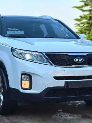 KIA SORENTO 4X4 FULL OPTION- 2014