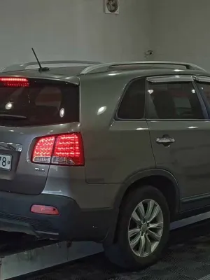 Kia Sorento 3 - 4/2 - 7 places - 2011