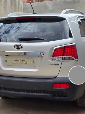 Kia Sorento R 3 (2 Phase 1) LIMITED (vrai)/ 4X4 / 5 places / 2011