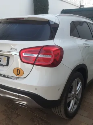 MERCEDES GLA 200 CDI – Année 2015 FULL OPTIONS – EXCELLENT ÉTAT