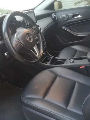 MERCEDES GLA 200 CDI – Année 2015 FULL OPTIONS – EXCELLENT ÉTAT