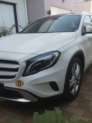 MERCEDES GLA 200 CDI – Année 2015 FULL OPTIONS – EXCELLENT ÉTAT