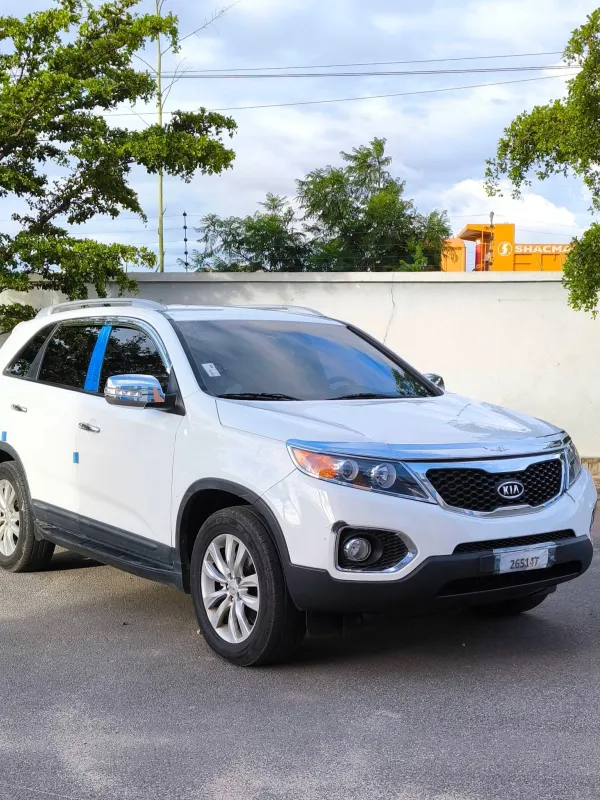 Produit Kia Sorento 3 - 4/4 - 2011 - 7 places - Blanc origine Image